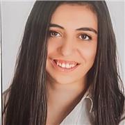 Maestra de Educación Infantil y Primaria que busca hacerle más fácil el aprendizaje a sus estudiantes.